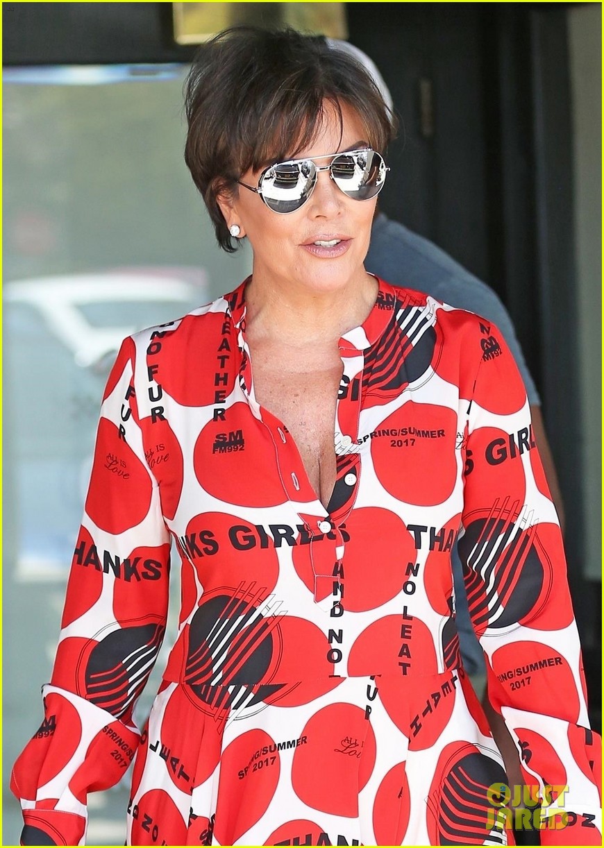 scott disick grabs lunch with kris jenner while filming kuwtk 063940336