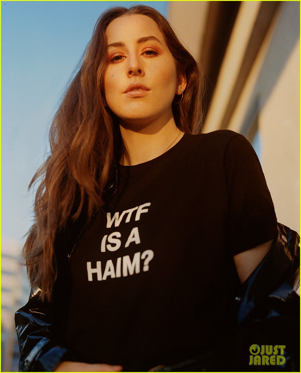 haim models their new uo merch collection 023943025