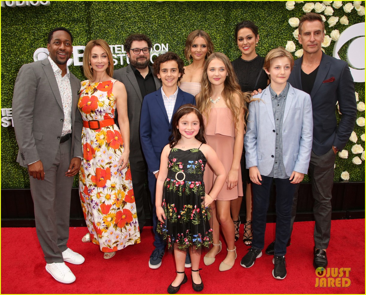rob lowe son matthew join young sheldon cast at cbs summer tca soiree 09