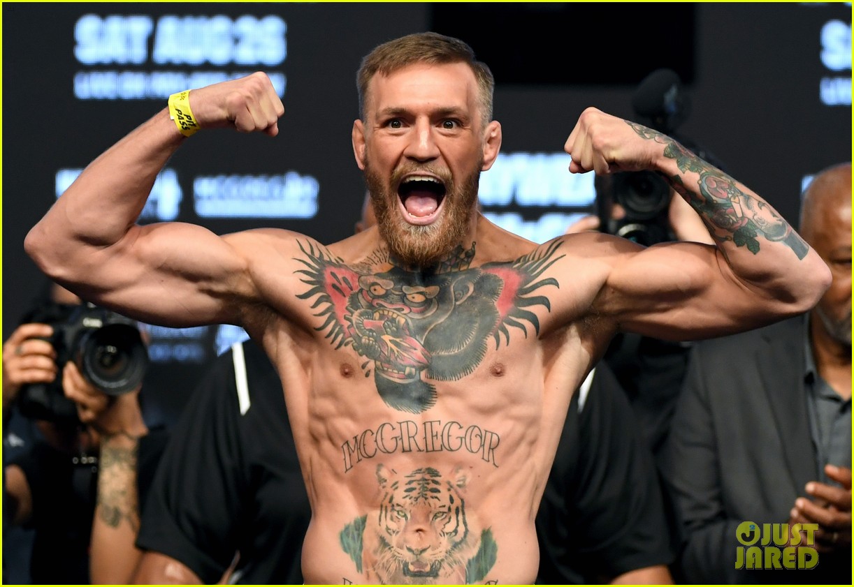 conor mcgregor leaves little to the imagination in tight underwear 023945669