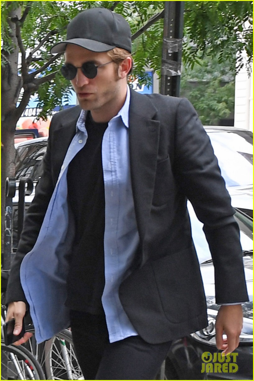 robert pattinson out about new york city 02