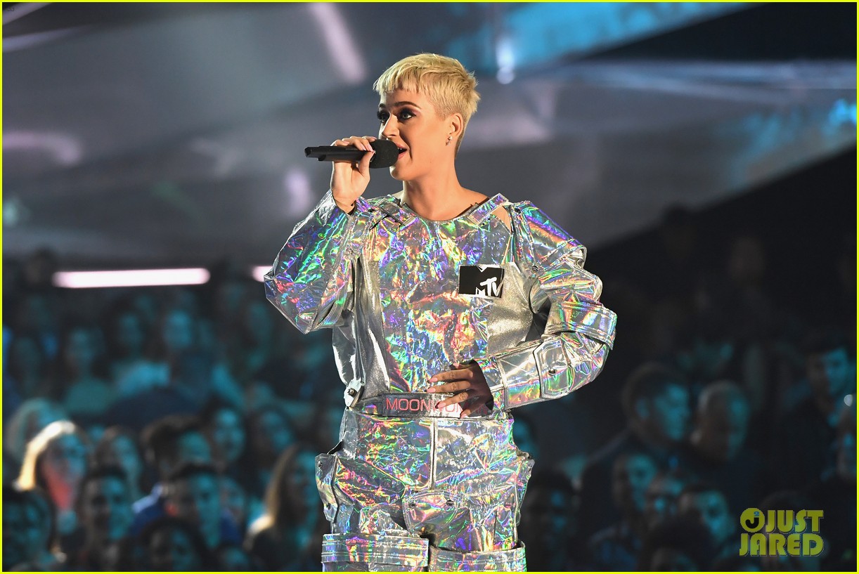 Katy Perry's MTV VMAs 2017 Opening Monologue Video - Watch Now!: Photo