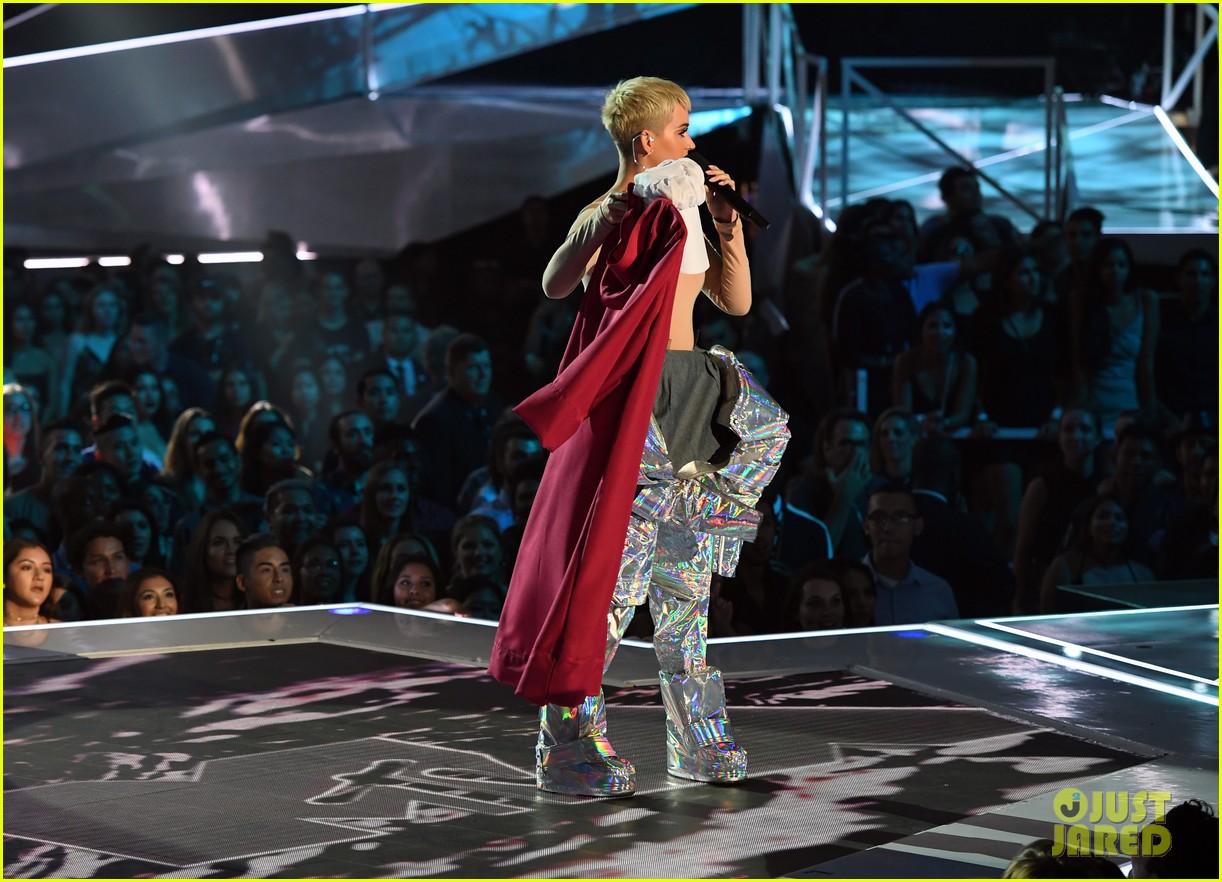 Katy Perry's MTV VMAs 2017 Opening Monologue Video - Watch Now!: Photo