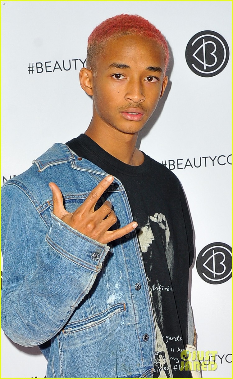 jaden smith shows off his pink hair at beautycon 033941532