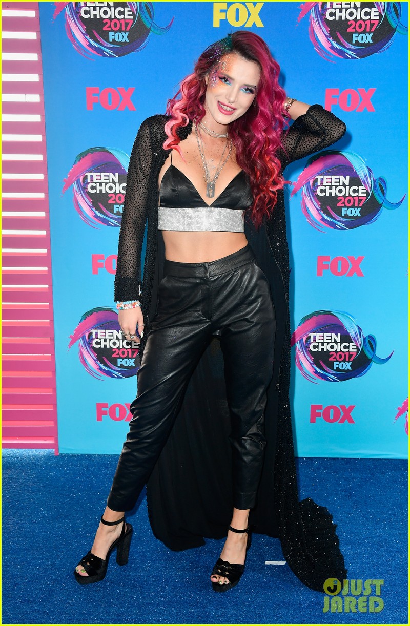 bella thorne brings the glitter and glam to the teen choice awards 2017 033941376