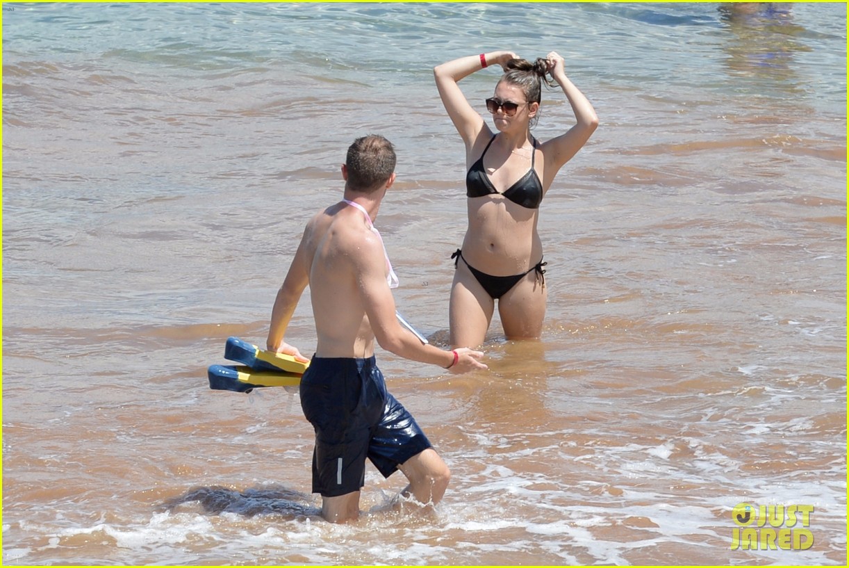 tinder couple josh michelle hit the beach in hawaii 013938784