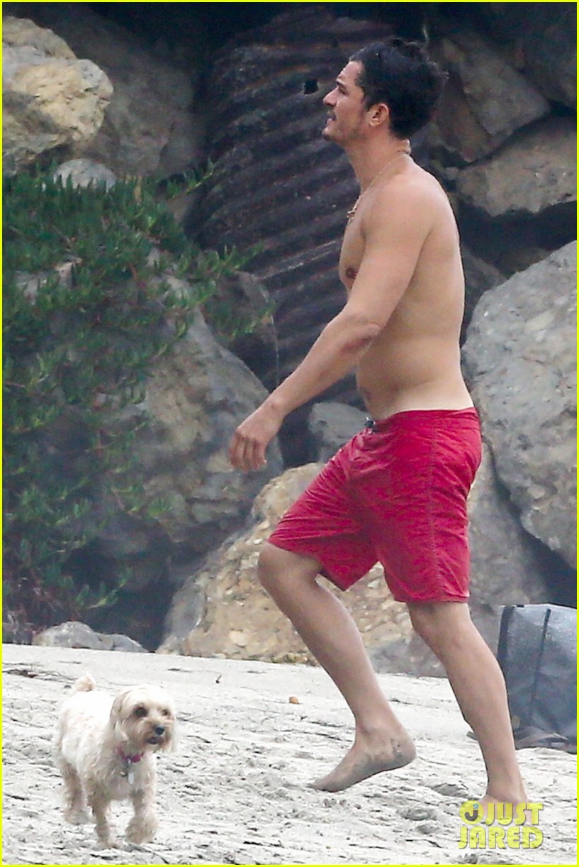 orlando bloom goes shirtless in malibu for labor day weekend 133950534
