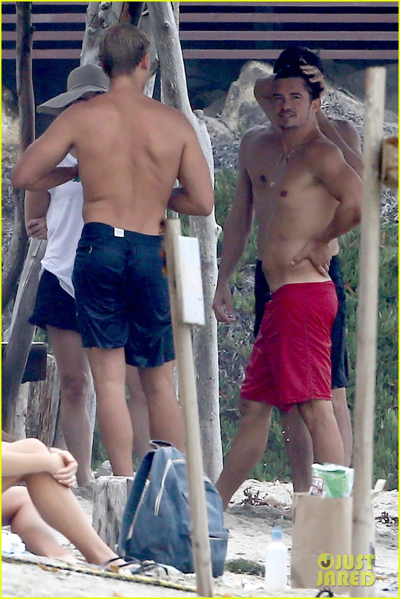 orlando bloom goes shirtless in malibu for labor day weekend 283950549