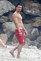 orlando bloom goes shirtless in malibu for labor day weekend 01