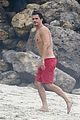 orlando bloom goes shirtless in malibu for labor day weekend 10