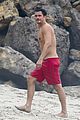 orlando bloom goes shirtless in malibu for labor day weekend 35