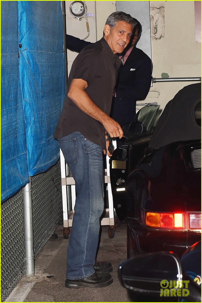 george clooney flahses his pearly whites during guys night out with rande gerber 043958889
