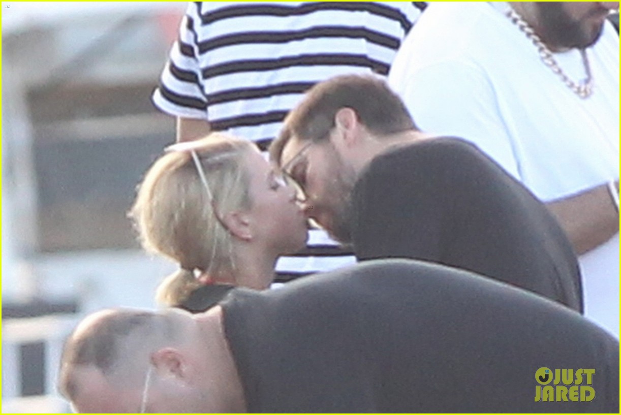scott disick and sofia richie flaunt pda on a boat with friends2 02