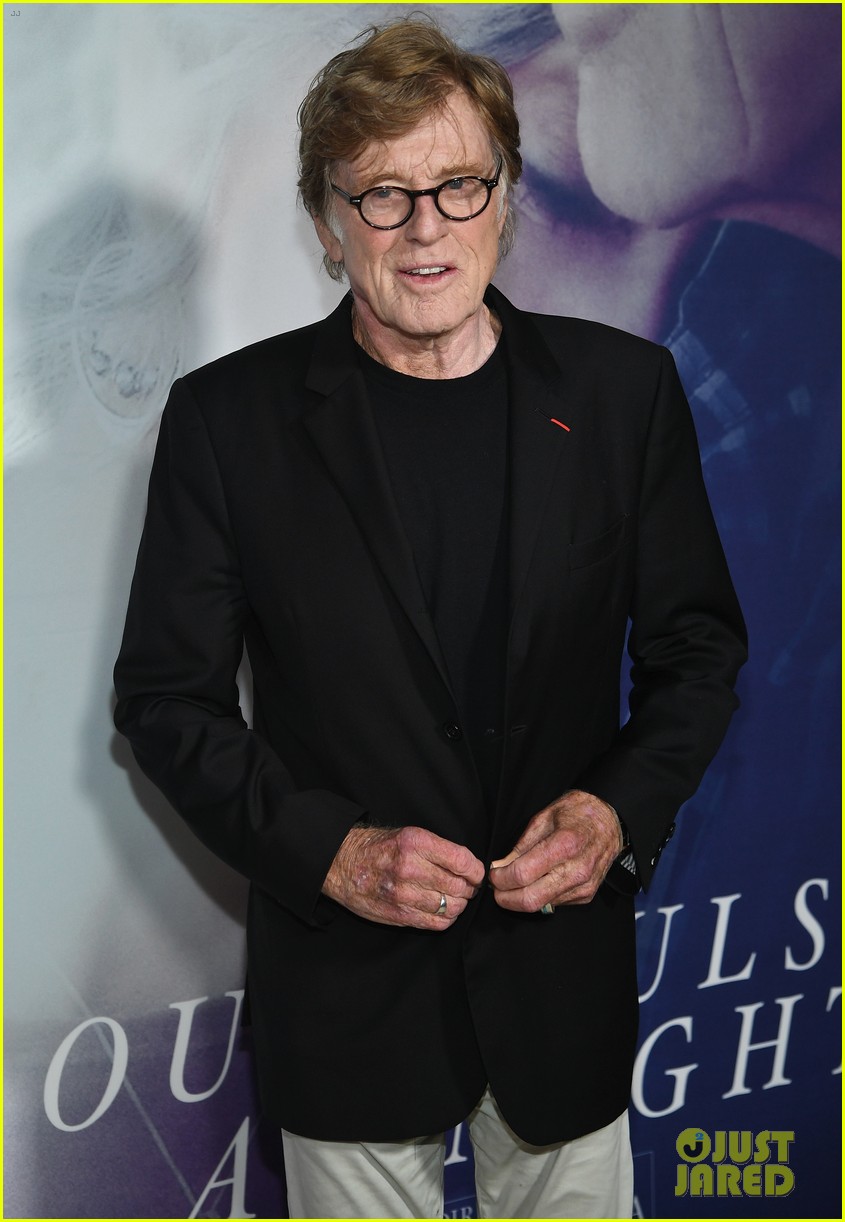 jane fonda convinced robert redford to star in our souls at night 053965591