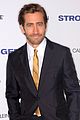 jake gyllenhaal suits up for stronger nyc premiere with tatiana maslany 04