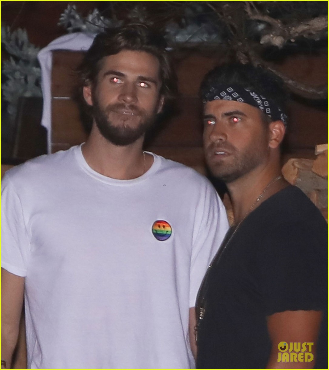 liam luke hemsworth grab dinner with friends and family 053949850