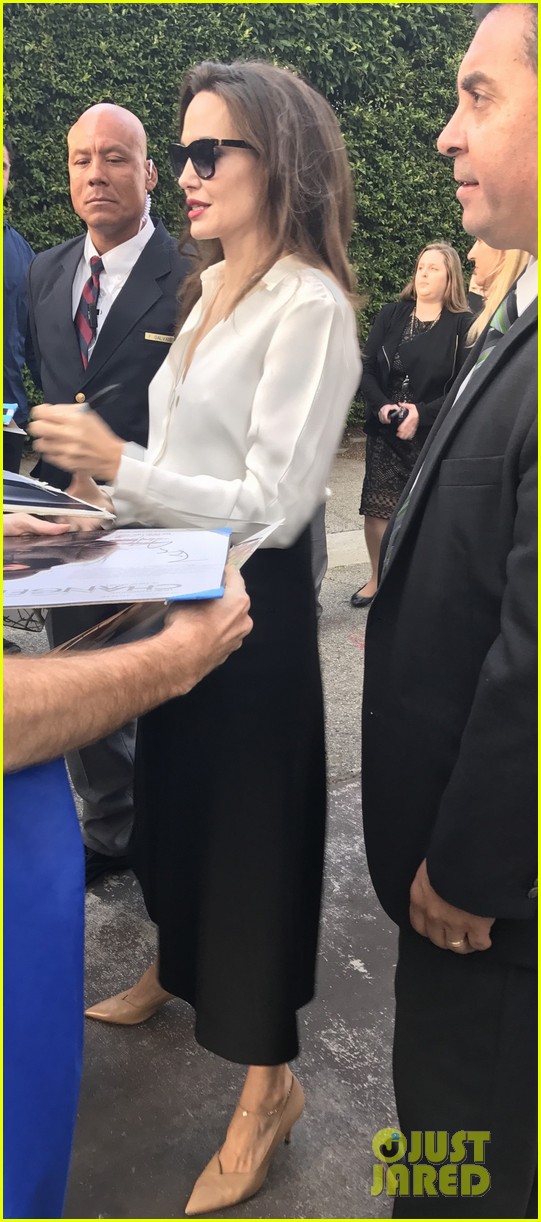 Angelina Jolie Meets Fans After Question Answer Event Photo Angelina Jolie Photos