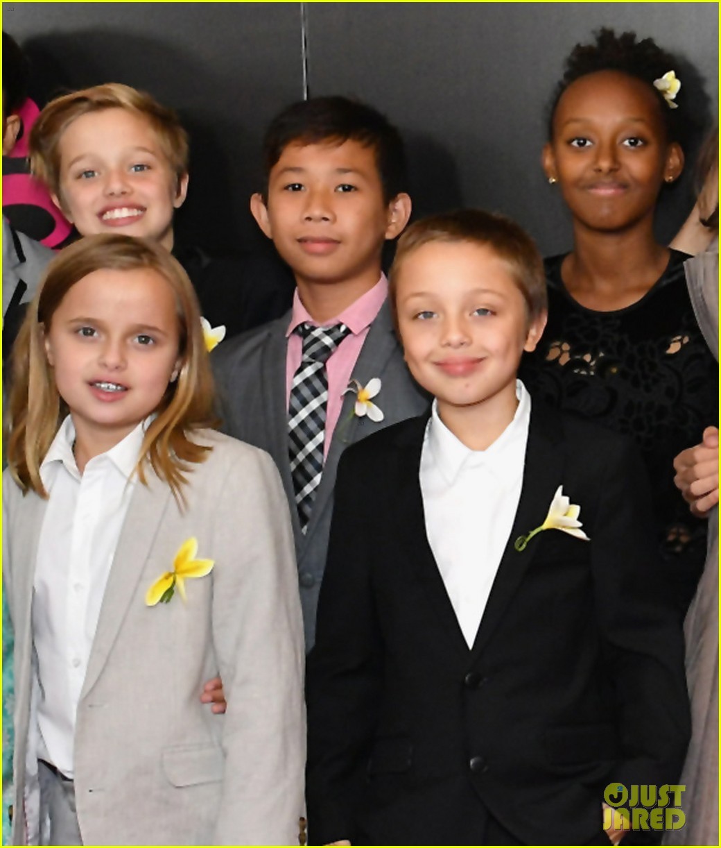 angelina jolies six kids wear yellow flowers to nyc premiere 013957194