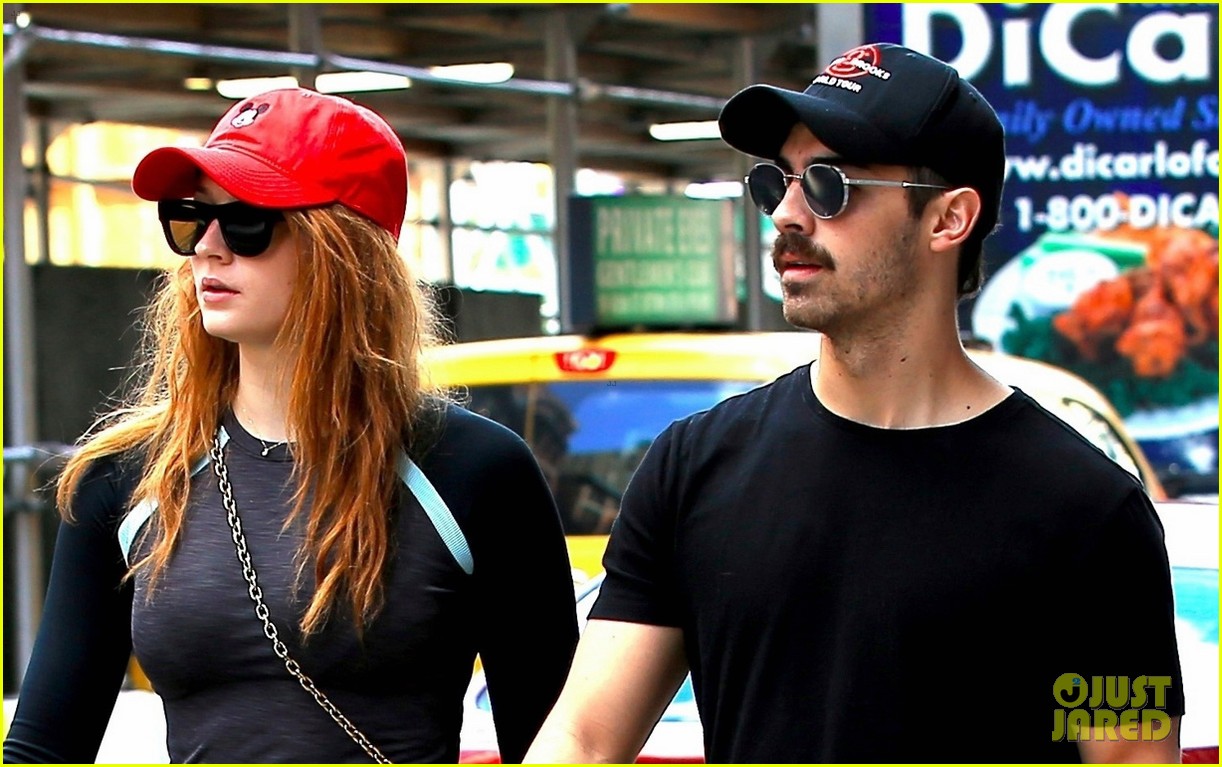 joe jonas sophie turner and their dog step out in coordinating outfits 043953749