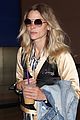 jaime king jets home from nyfw 04