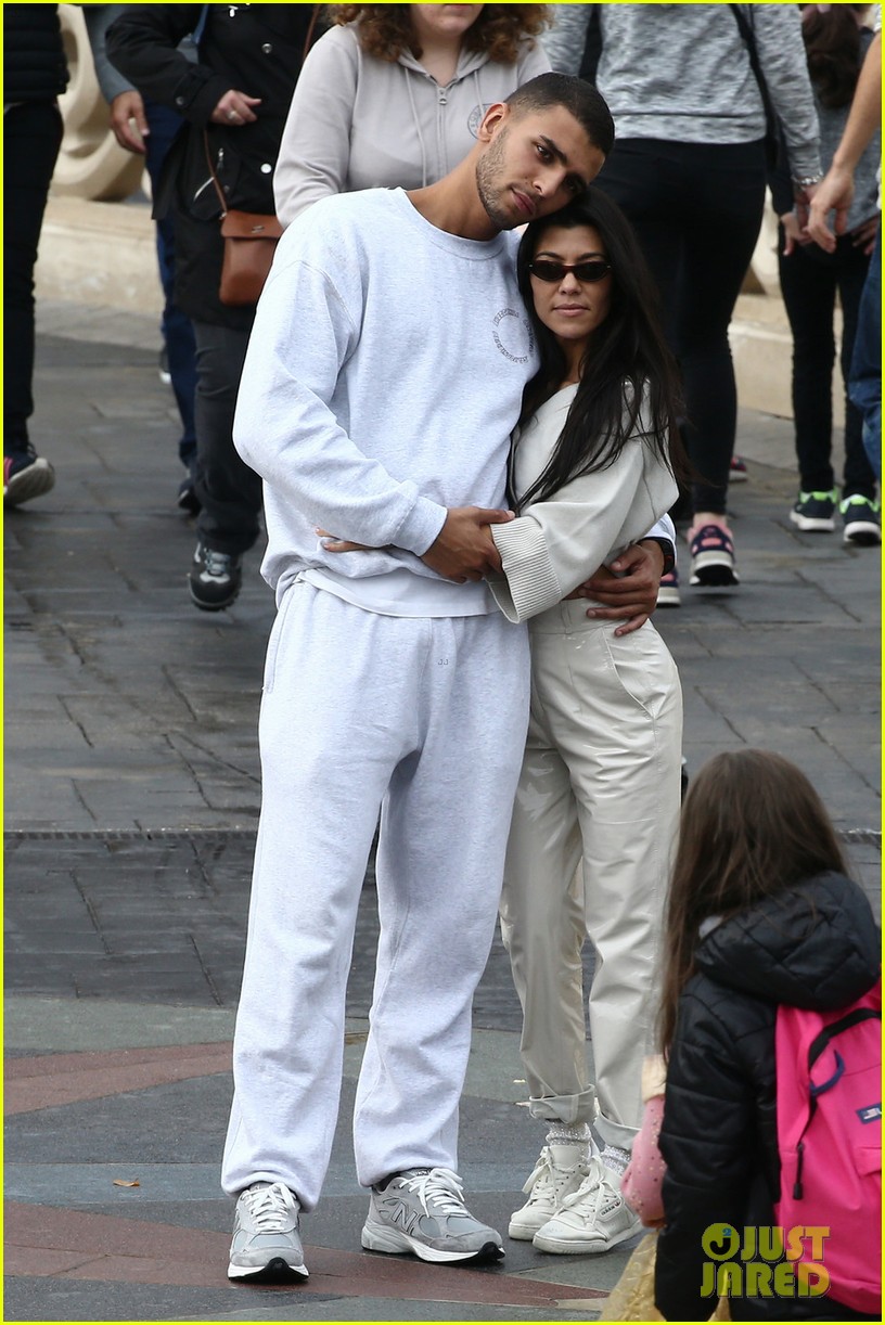 Kourtney Kardashian Enjoys FunFilled Day at Disneyland Paris with