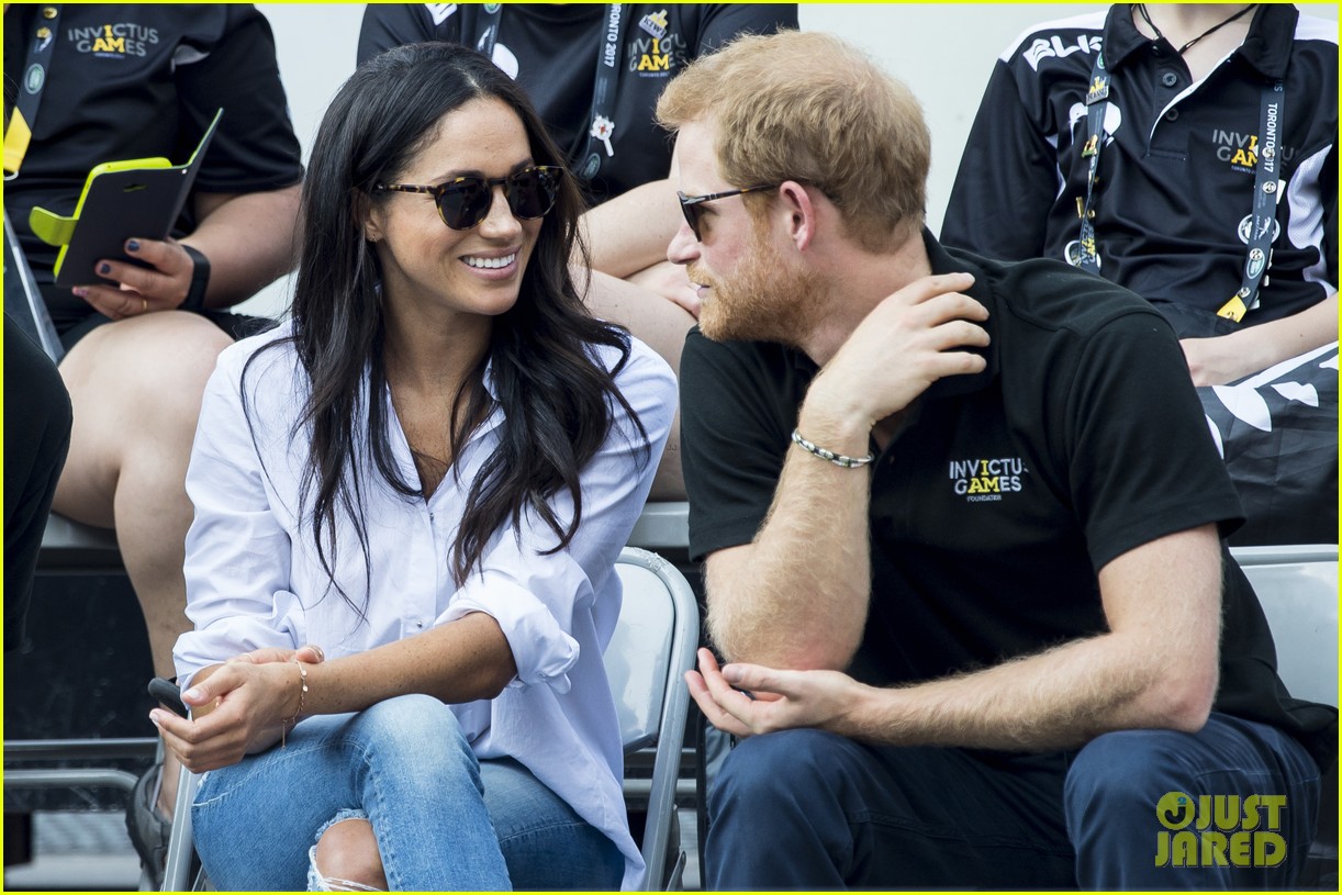 get meghan markles outfit prince harry 173964323