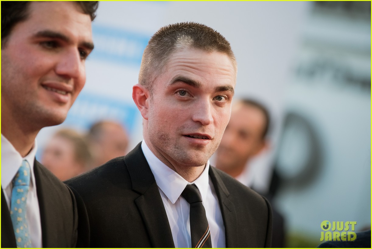 robert pattinson accepts special honor at deauville film fest 09