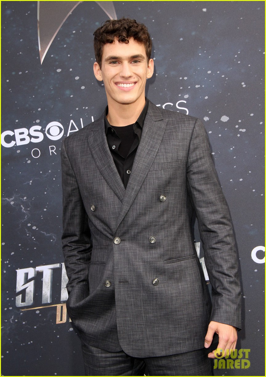 Anthony Rapp & Wilson Cruz Talk Gay Romance in 'Star Trek: Discovery ...