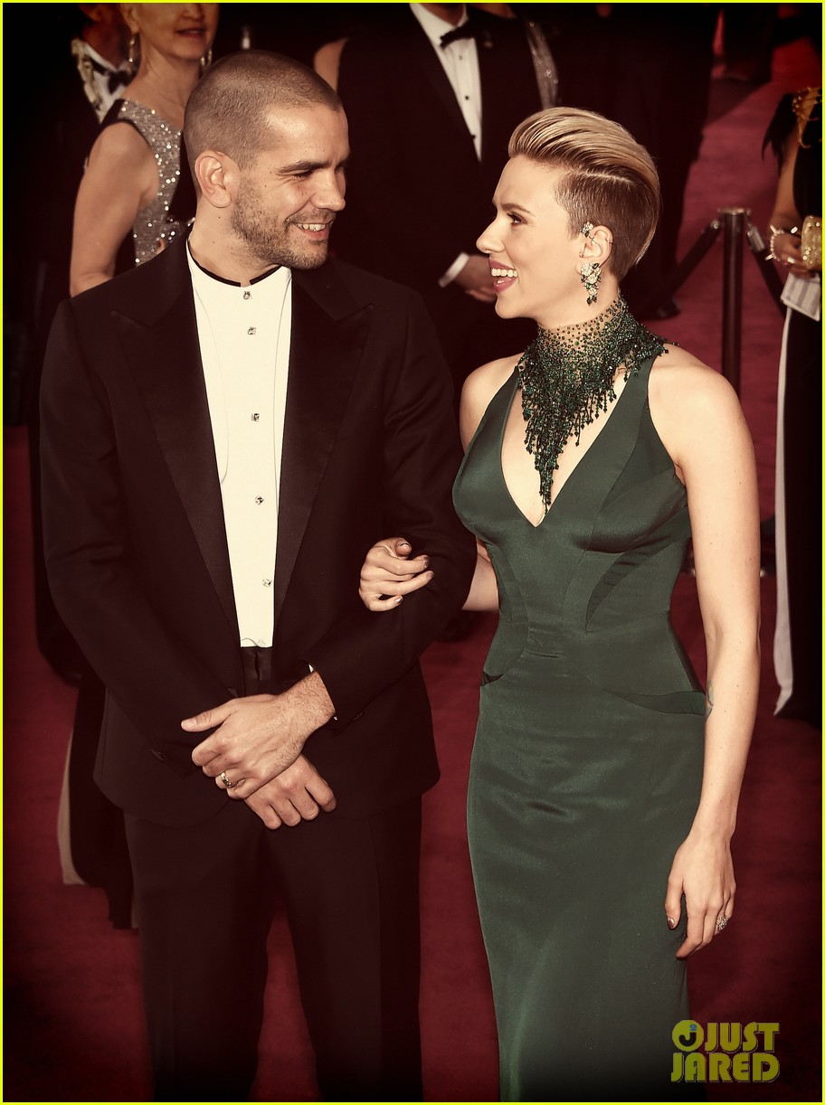 Scarlett Johansson & Romain Dauriac Finalize Divorce & Custody