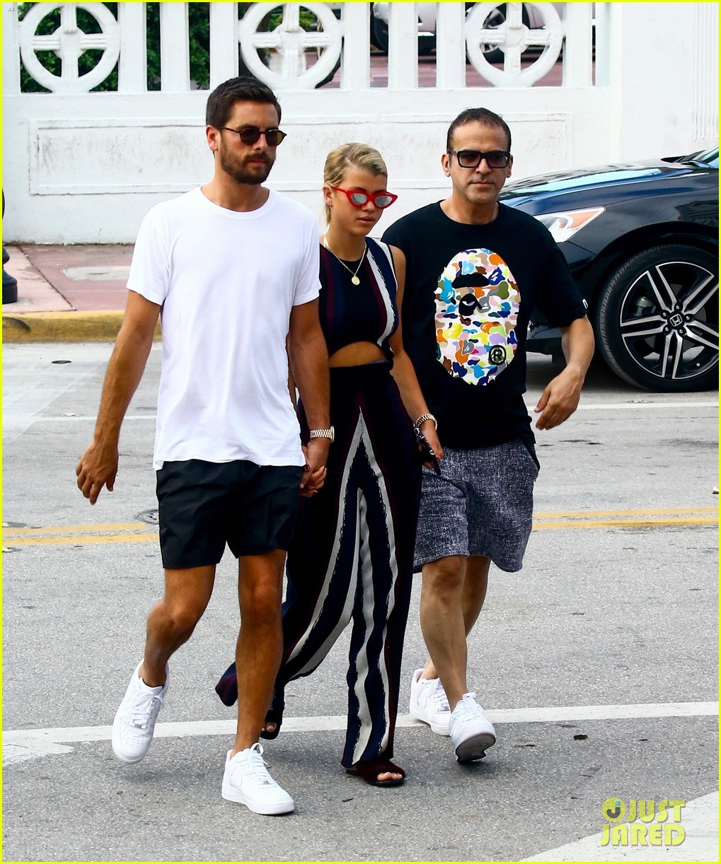 scott disick sofia richie continue pda filled vacation 09