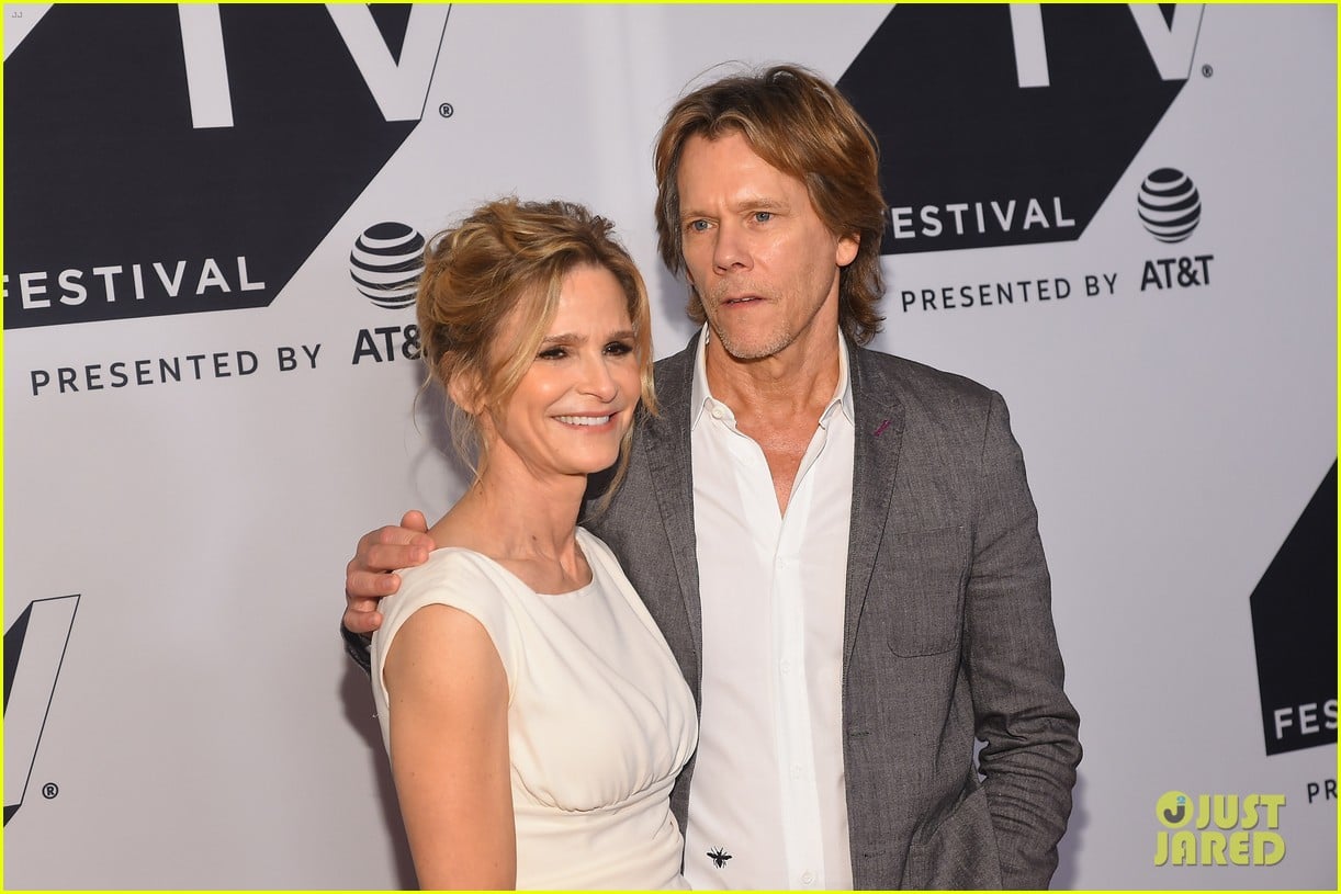 kyra sedgwick gets support from hubby kevin bacon at ten days in the valley premiere 08