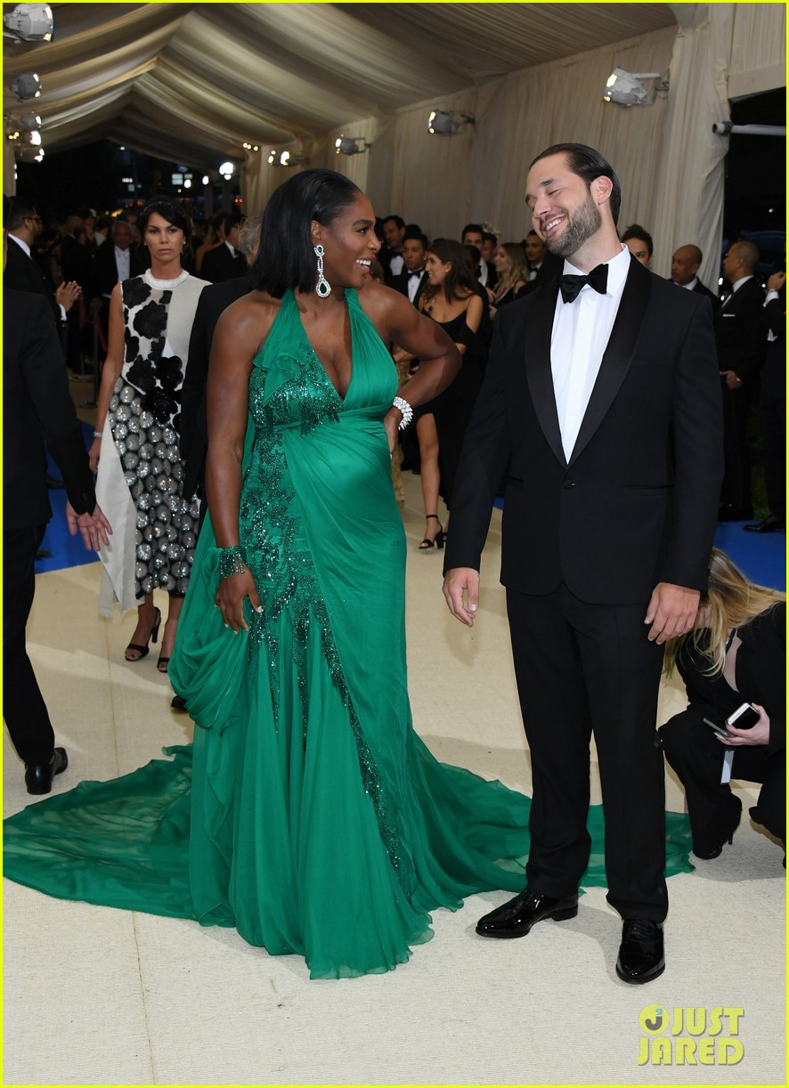 serena williams welcomes baby girl with fiance alexis ohanian 053949242