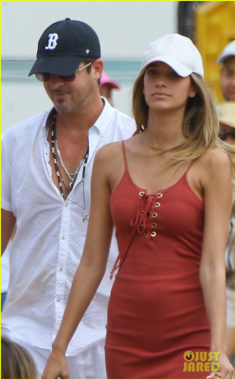 Robin Thicke's Girlfriend April Love Geary Shows Off Her Tiny Baby Bump