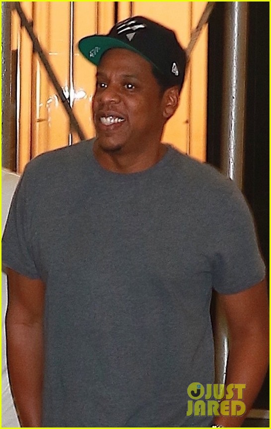 jay z enjoys a night out with friends in nyc 043966047