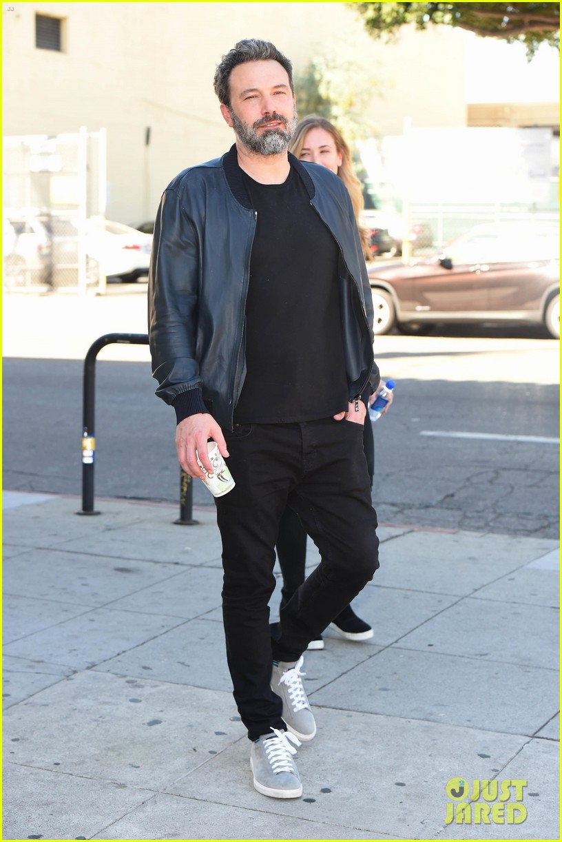 ben affleck out about los angeles 043973379