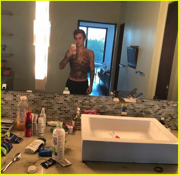 justin bieber shirtless entire torso covered in tattoos 033975861