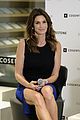 cindy crawford gives a tour of her impreesive closet 08