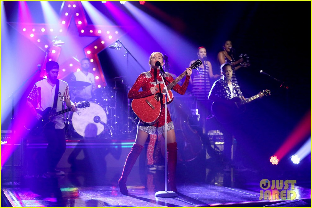 miley cyrus performs these boots are made for walkin on tonight show clinton 04