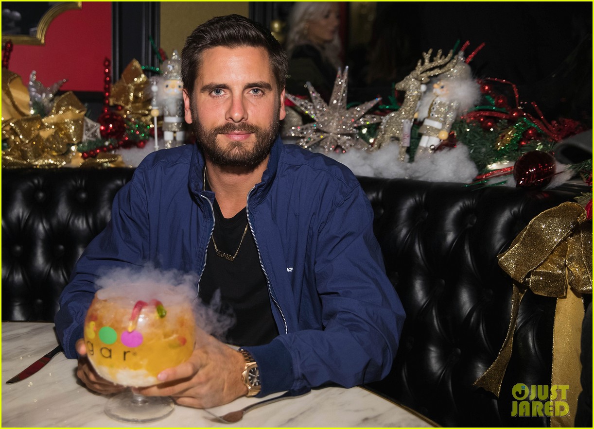 Scott Disick Says Khloe Kardashian Doesn't Need Parenting Advice Photo(01)