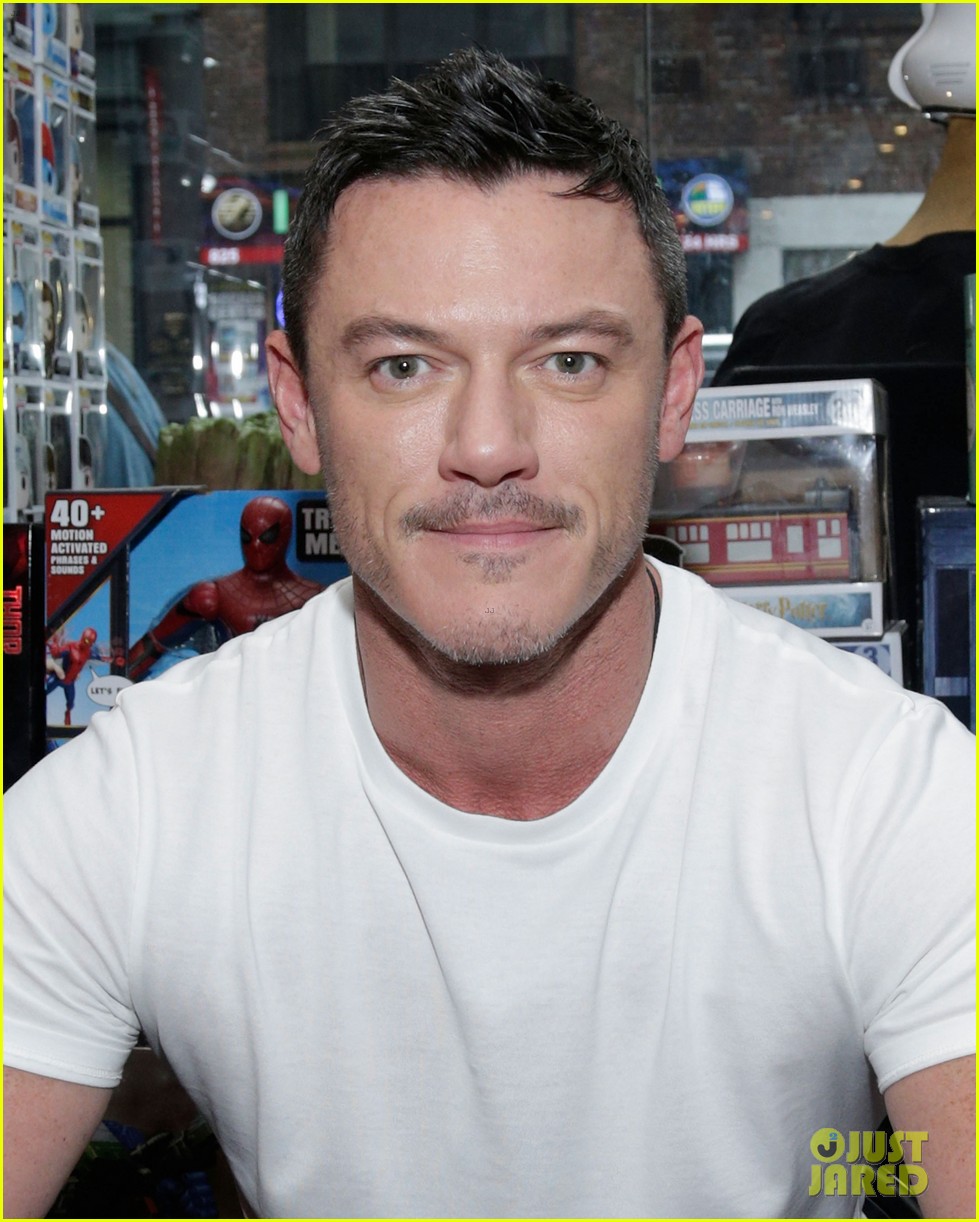luke evans has perfected the tight t shirt look this week 10