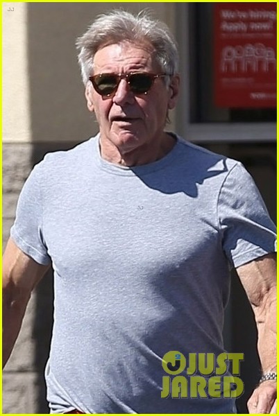 harrison ford shows some muscle while running errands 03