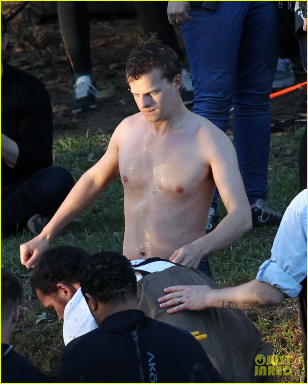lucas hedges goes shirtless while filming boy erased in atlanta 01