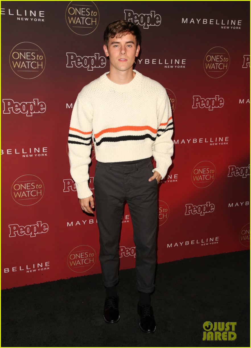 paris jackson julia michaels sasha pieterse more step out for people mags ones to watch party 76