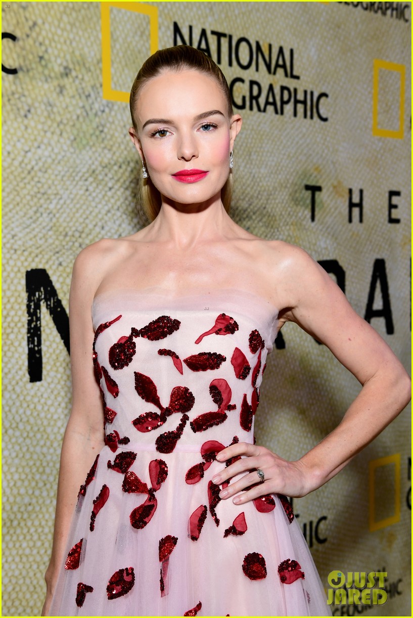 kate bosworth premieres the long road home 02
