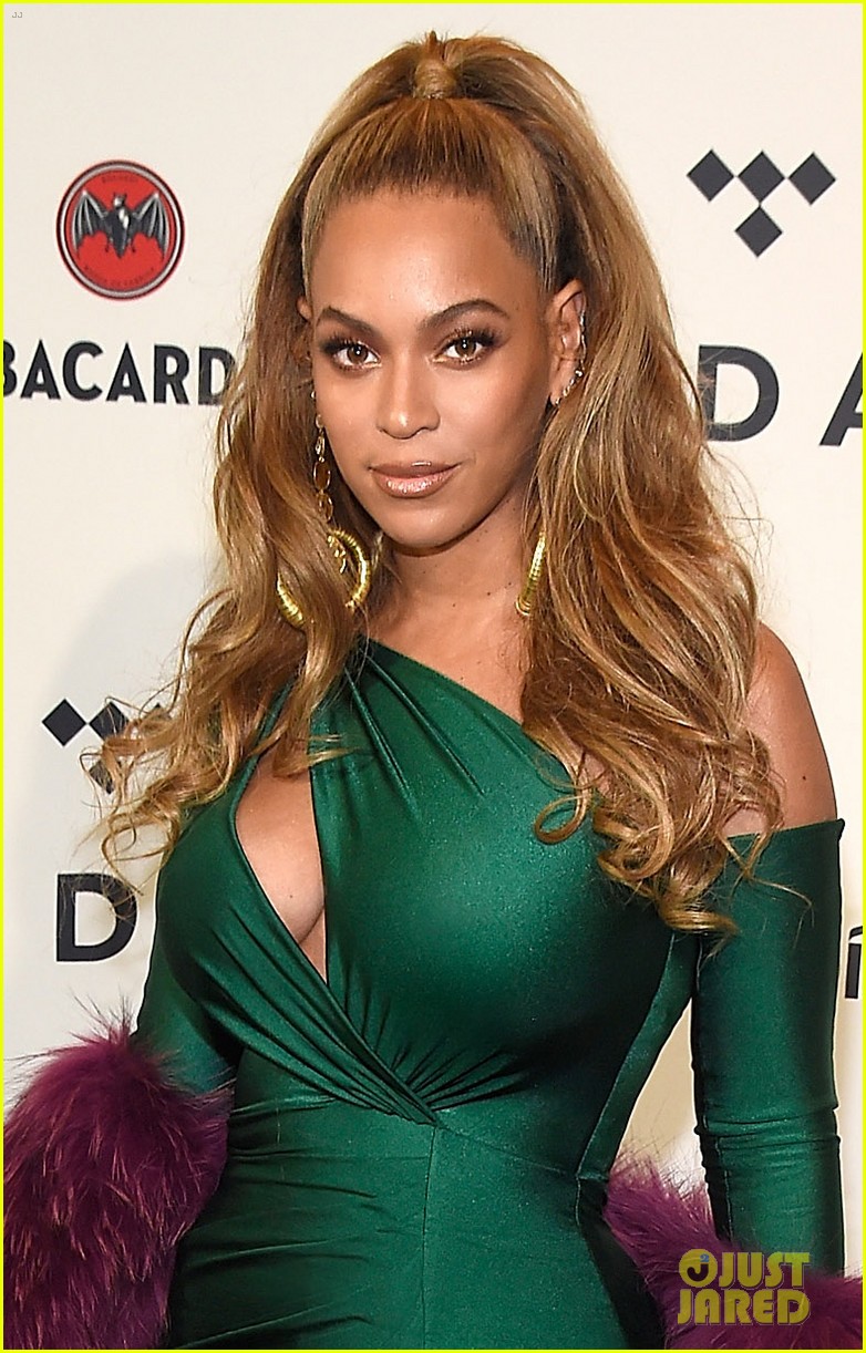 beyonce knowles goes glam for tidal brooklyn concert 013974385