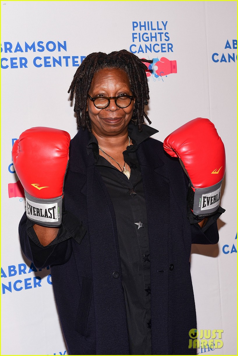 john legend joins whoopi goldberg at philly fights cancer fundraiser 053979417