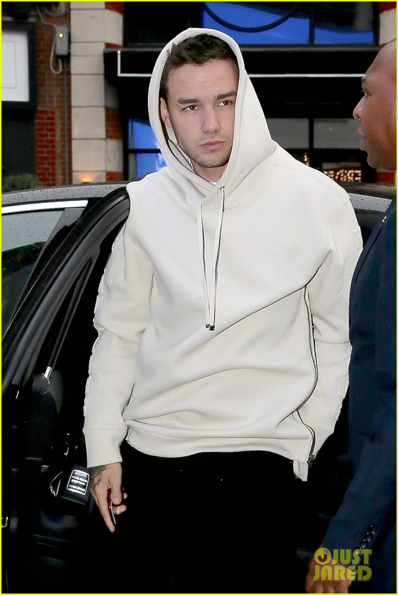 Liam Payne Debuts 'Bedroom Floor' Lyrics On Instagram Stories Photo