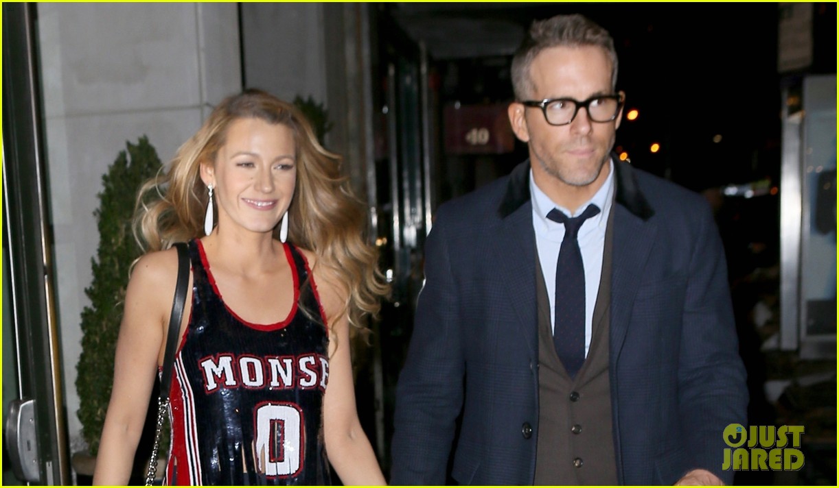 blake lively and ryan reynolds hold hands at all i see is you premiere 053973547
