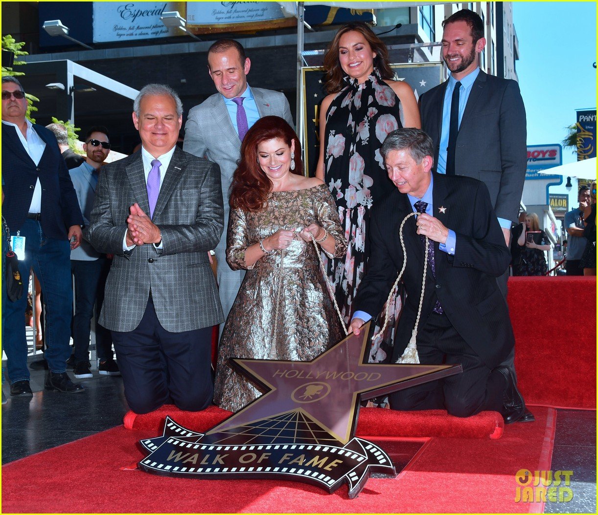 debra messings will and grace co stars support her at hollywood walk of fame ceremony 013969042