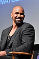 shemar moore reveals he does 500 sit ups a day shows off abs 03